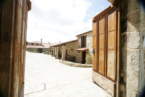 Interior entrance - Casa da Botica (A Estrada)