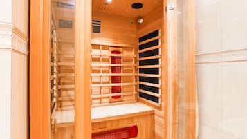 Familien-Suite, 2 Schlafzimmer, Sauna | Badezimmer | Dusche, kostenlose Toilettenartikel, Haartrockner, Bidet