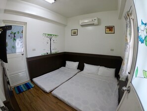 Economy Triple Room, 1 Bedroom | Free WiFi, bed sheets