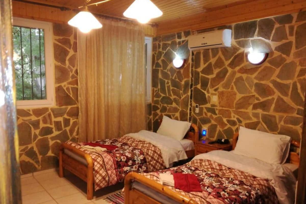 In-room safe, iron/ironing board, free WiFi, bed sheets