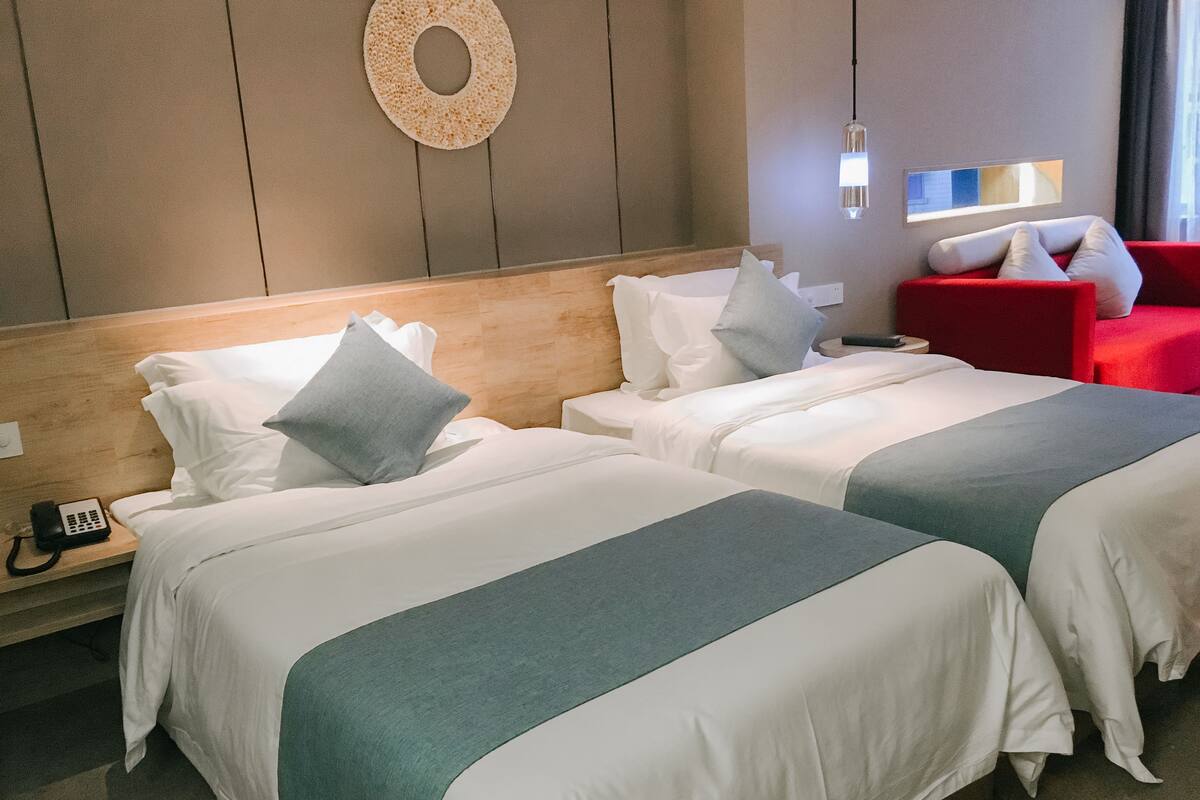 Chambre supérieure avec lits jumeaux | Bureau, accès au Wi-Fi (inclus)