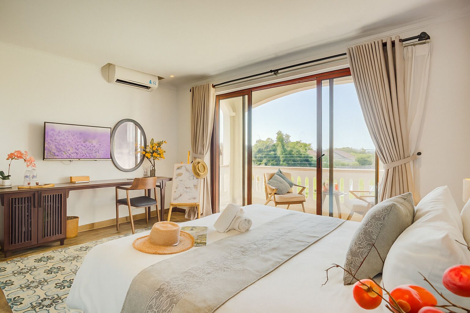 superior double room, garden view | 1 bedroom, in-room safe, desk, laptop workspace