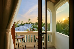 Superior Twin Room, Garden View | Terrace/patio