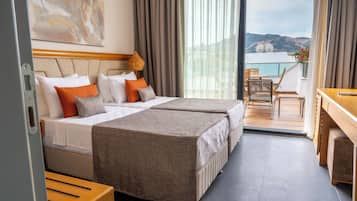 EXECUTIVE DELUXE SUITE | Hypo-allergenic bedding, minibar, in-room safe, soundproofing