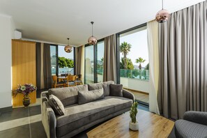 Ropa de cama hipoalergénica, colchones Select Comfort y minibar 