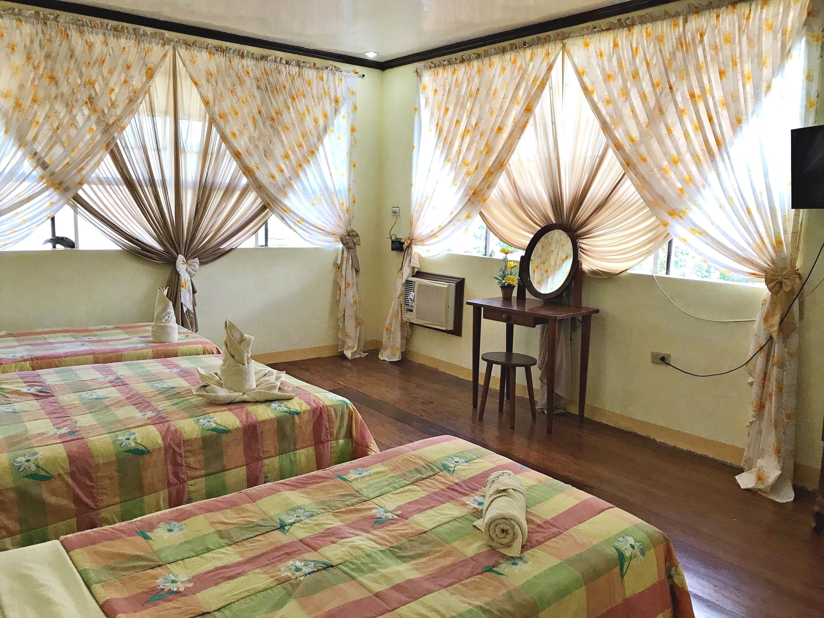 Free WiFi, bed sheets