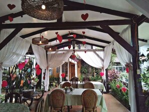 Dining - La Casa Roa Hostel (Caramoan)