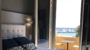 クラシック ダブルルーム ダブルベッド 1 台 バルコニー シービュー | 部屋からの景観
