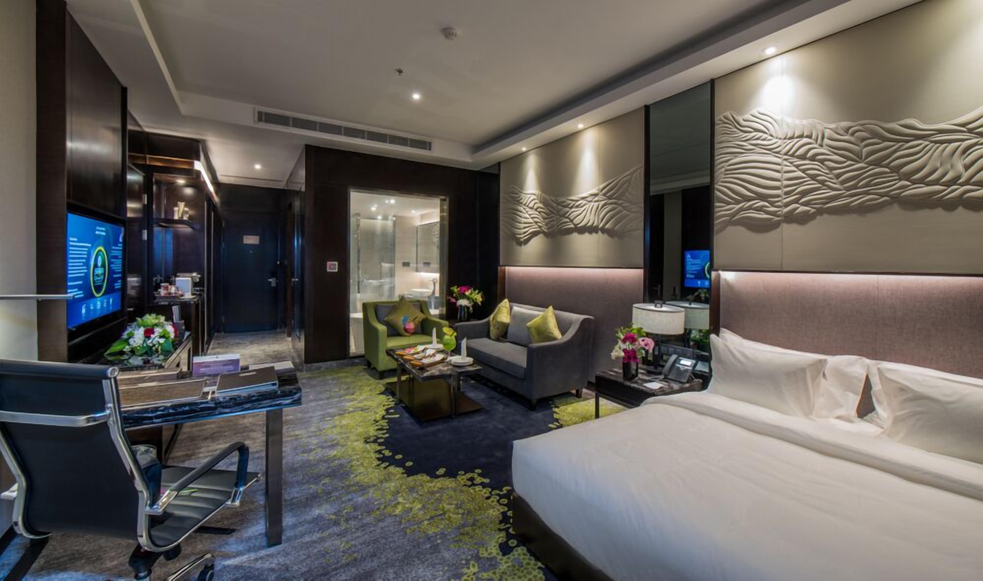 minibar, in-room safe, desk, blackout curtains