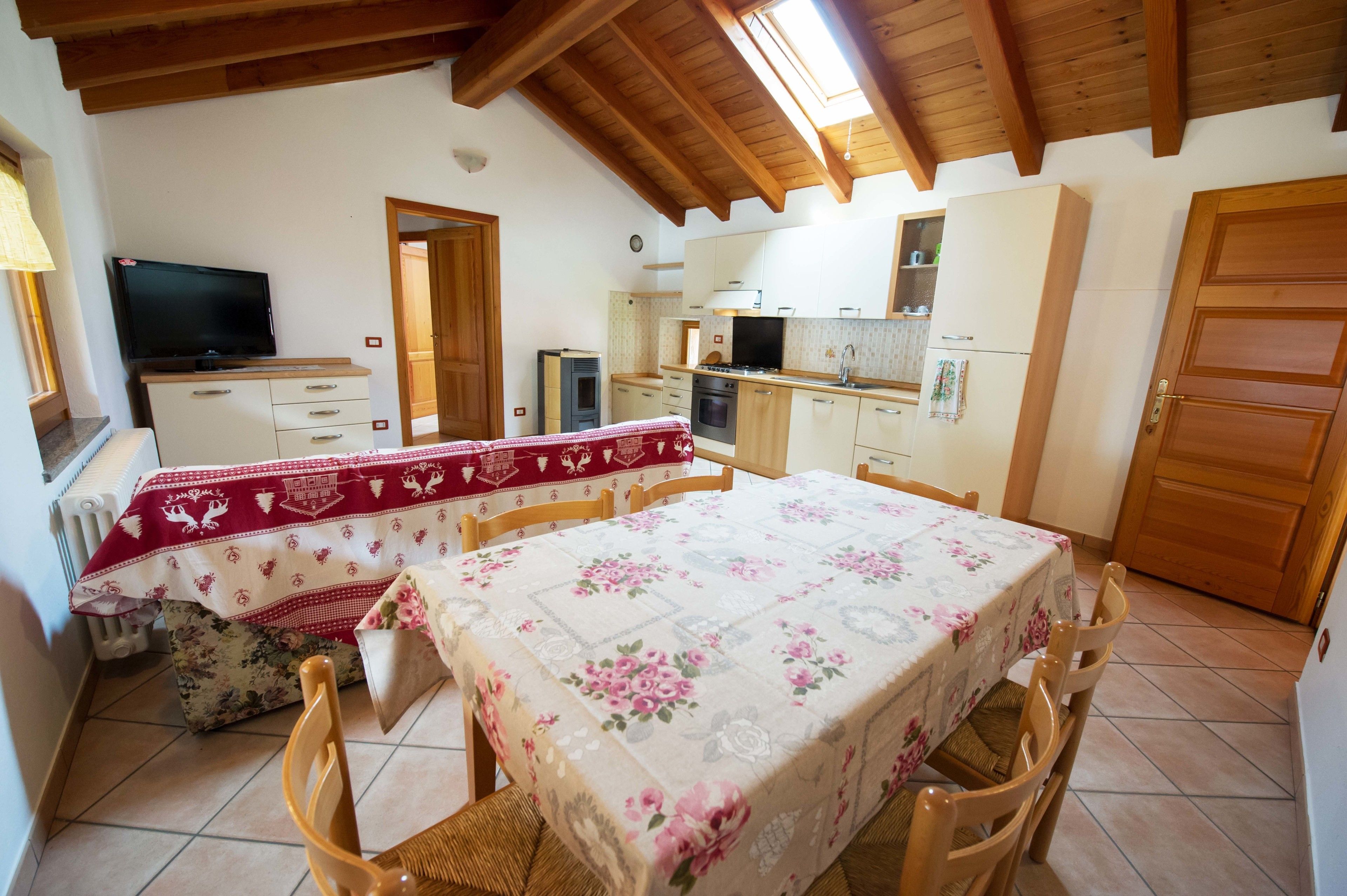 Apartment, 2 Bedrooms, Mountain View | Living area | Flat-screen TV
