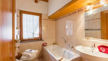 Een douche, gratis toiletartikelen, een haardroger, een bidet