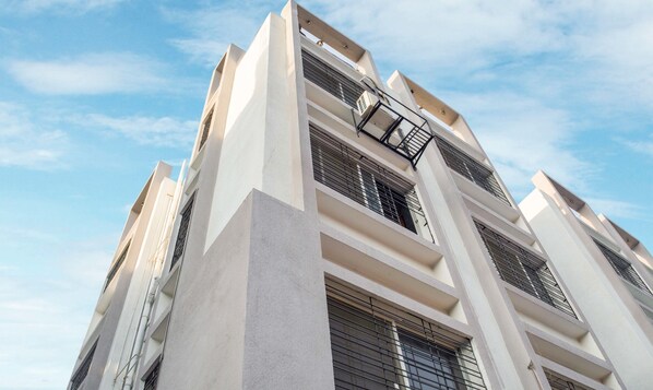 Exterior - Treebo Naunidh Suites (Pune)