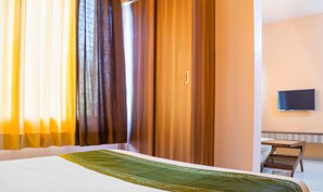 デラックス ルーム | デスク、アイロン / アイロン台、可動式ベッド、WiFi (無料)