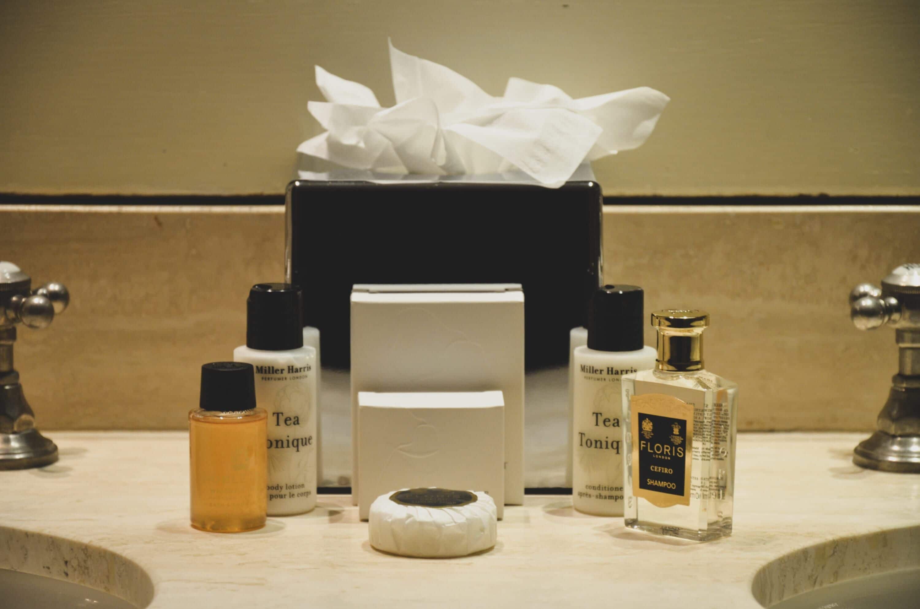 combined shower/bathtub, deep-soaking bathtub, free toiletries