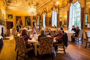 Daily cooked-to-order breakfast for a fee - Melbourne Lodge (Welwyn Garden City)