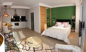 Suite, balkon (2ºB) | Brankas, meja kerja, tirai kedap cahaya, dan kedap suara