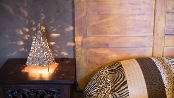 Comfort Double Room (Diane) | 1 bedroom, individually decorated, individually furnished
