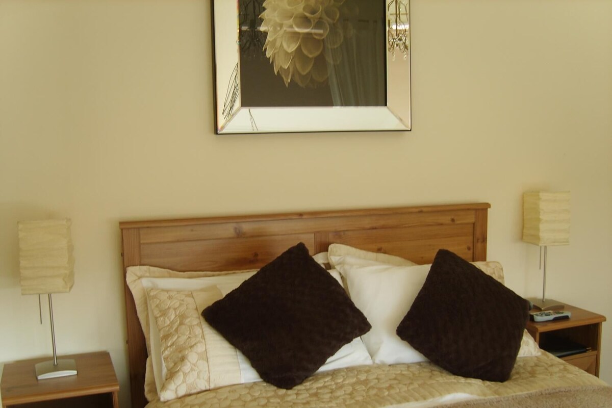 Small Double Room, Ensuite, Balcony (Room 3)