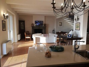 Gratis frukost med lokala rätter varje dag 