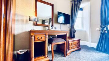 Iron/ironing board, bed sheets