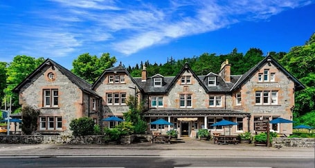 Terrace/patio. Invergarry Hotel