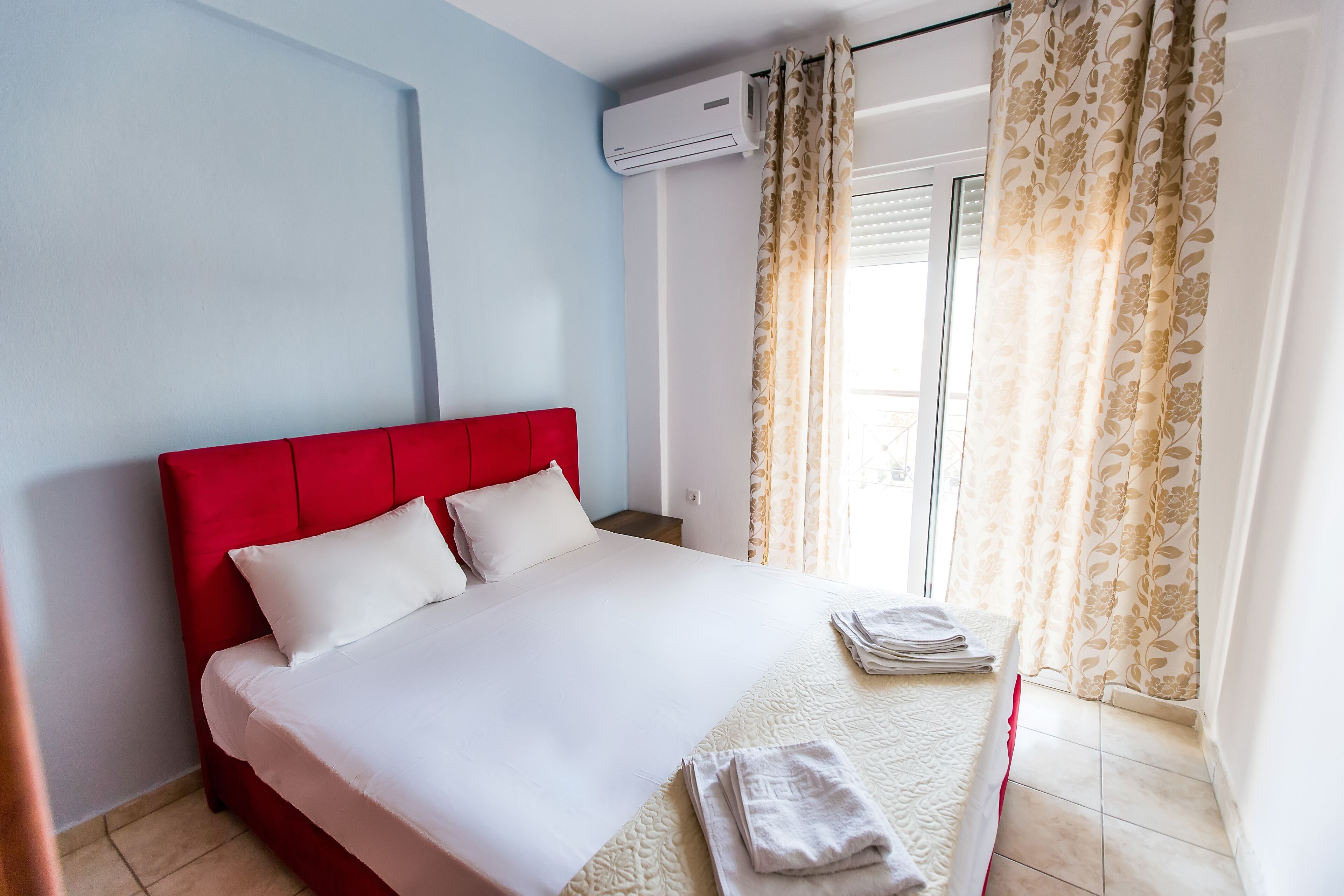 Casa de ciudad familiar | Decoración personalizada y muebles diferentes 