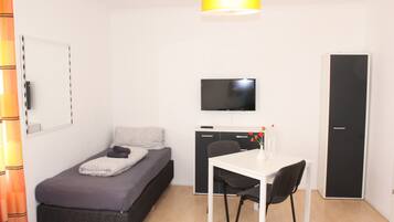 Apartemen, 3 kamar tidur | Meja kerja, setrika/meja setrika, Wi-Fi gratis, dan seprai linen