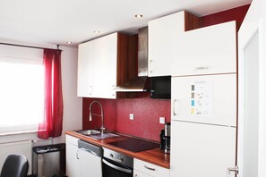 Căn hộ, 3 phòng ngủ | Bếp riêng | Tủ lạnh, lò vi sóng, lò nướng, bếp nấu 