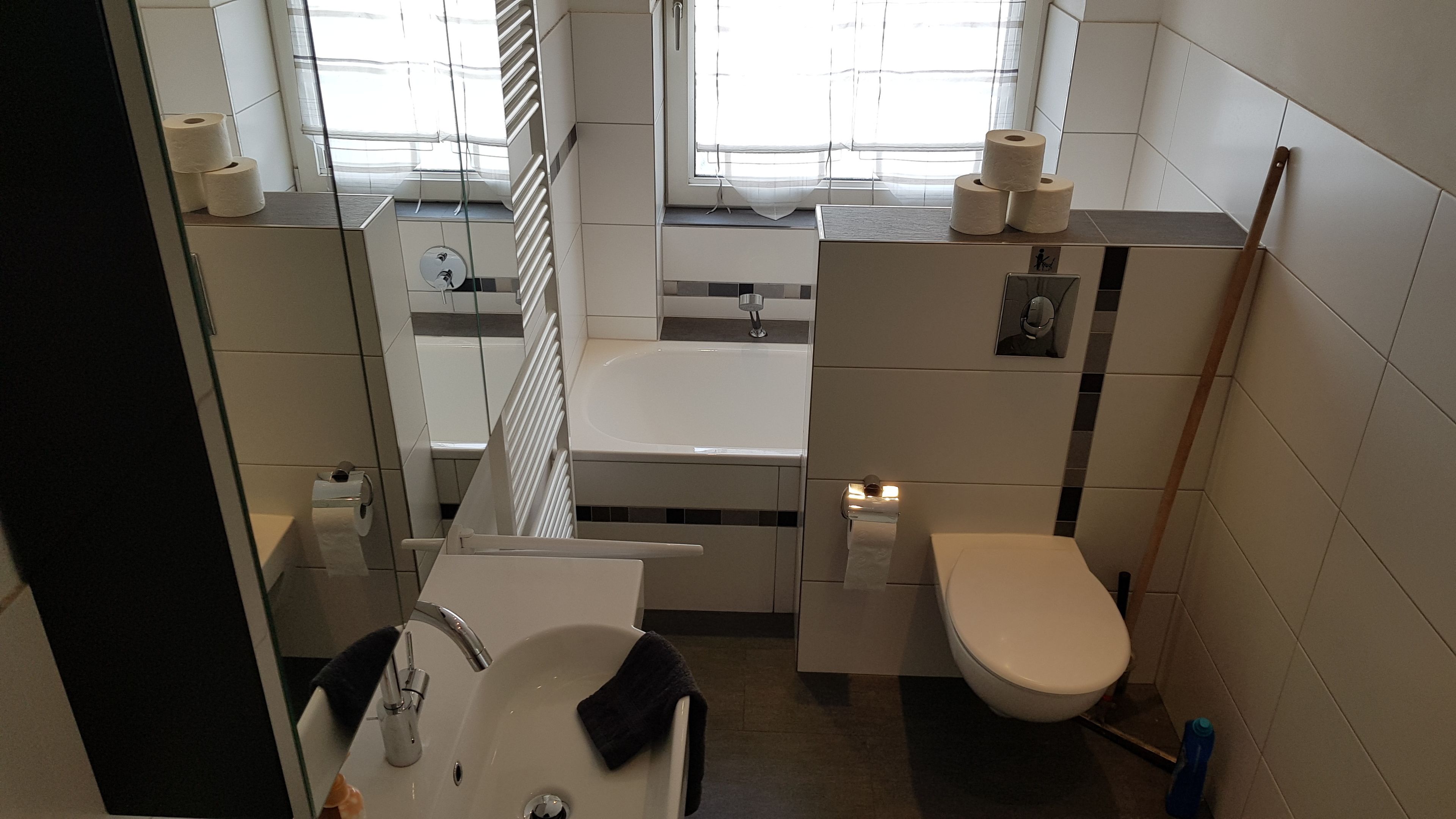 Dusch, djupt badkar, regndusch och hårtork