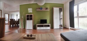 Panoramic Apartment, Private Bathroom, River View (Studio Suite) | Lounge