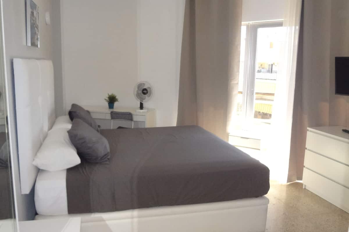 Desk, blackout drapes, iron/ironing board, free WiFi
