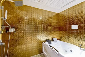 Twin Room | Bathroom | Separate bathtub and shower, jetted bath, free toiletries, towels - W Hotel (Yangsan)