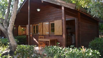 Bungalow básico, 1 habitación, vistas al jardín | Decoración individual y mobiliario individual