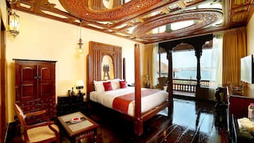 Suite de lujo, 1 habitación, vista al mar | Ropa de cama de alta calidad y minibar