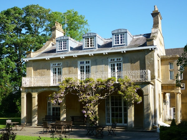 Chiseldon House - Marlborough
