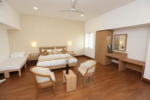 Suite, 1 King Bed - Avenue 11 Boutique Residences (Chennai)