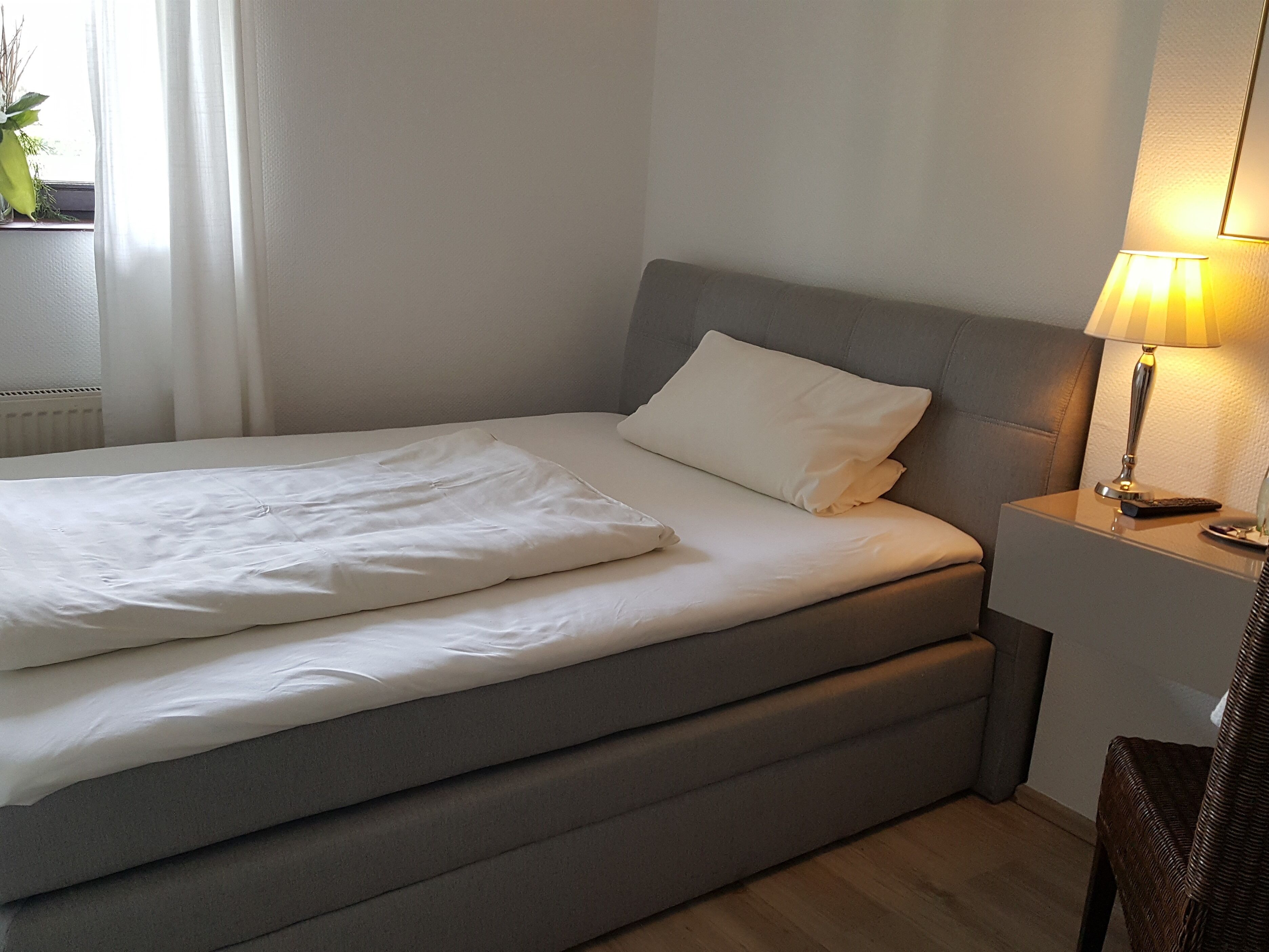 single room, ensuite