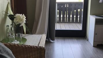 Apartment, Private Bathroom | Room amenity