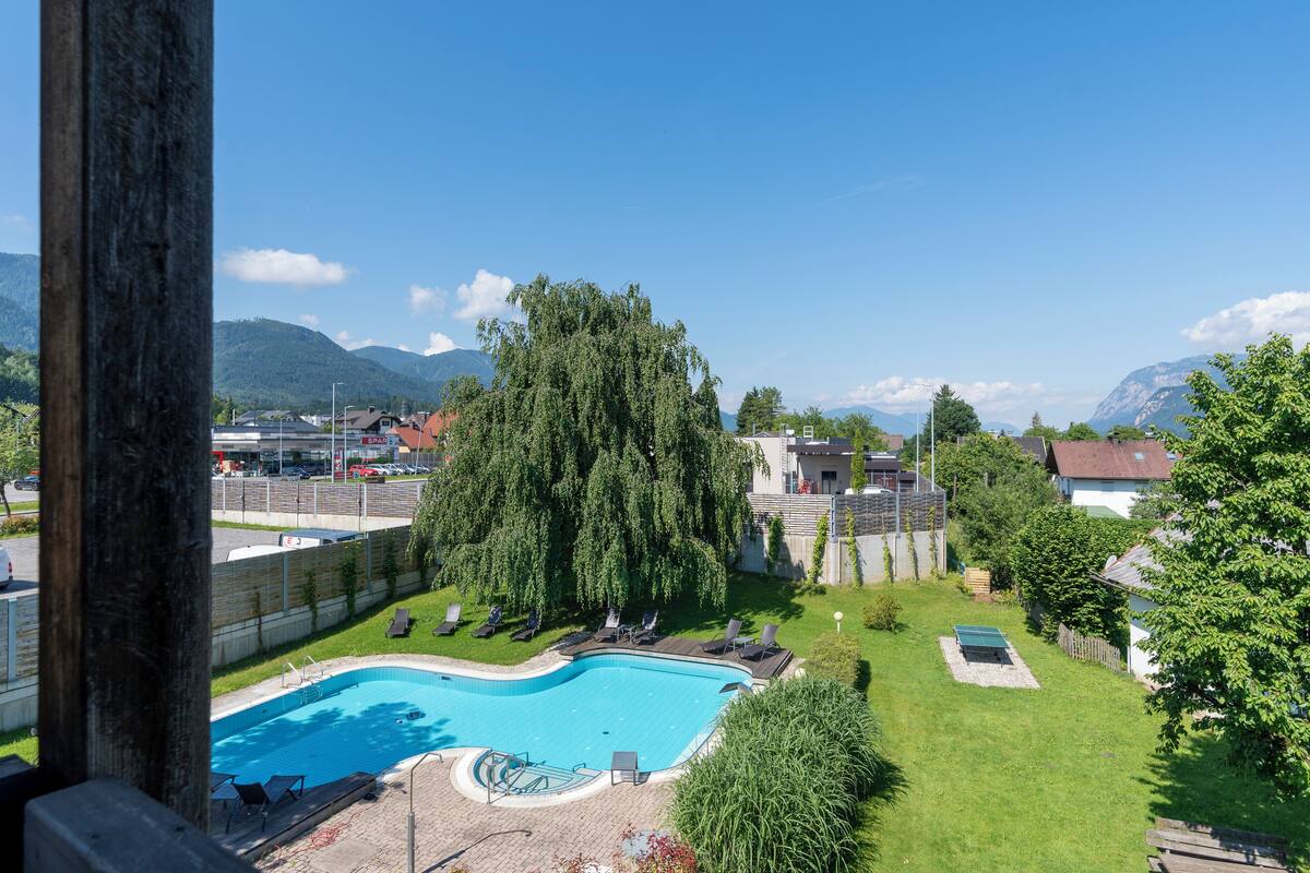 Standard Double Room, Garden View | In-room safe, desk, blackout drapes, WiFi (free)