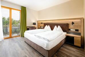 Comfort Double Room | In-room safe, desk, blackout drapes, free WiFi - Finkensteiner Hof (Finkenstein am Faaker See)