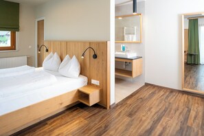 Comfort Room | In-room safe, desk, blackout drapes, free WiFi - Finkensteiner Hof  (Finkenstein am Faaker See)