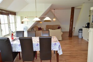 Appartement (Tulp) | Salle de séjour | Télévision à écran plat