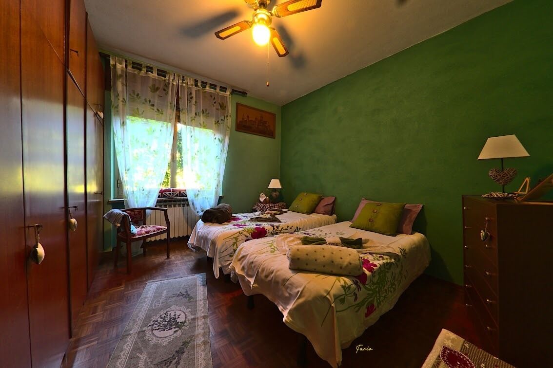 Zweibettzimmer, Bergblick | Schreibtisch, Bügeleisen/Bügelbrett, kostenloses WLAN, Bettwäsche