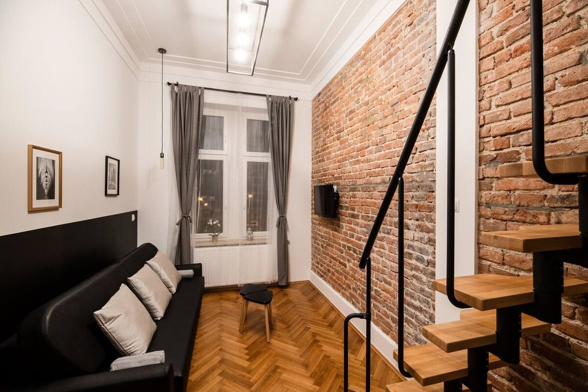 Apartment (D28) | Premium bedding, soundproofing, iron/ironing board, WiFi (free)