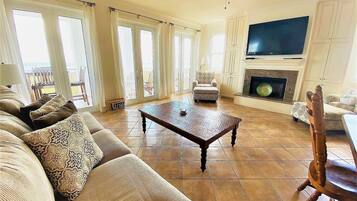 House, 3 Bedrooms | Living area | TV