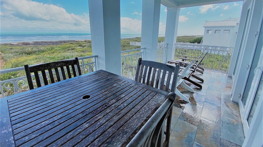 Portofino - Private Beachfront House 3 Bedroom Home by RedAwning