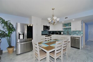 Condo, 2 Bedrooms | Private kitchen | Fridge, microwave, oven, dishwasher - Saida Iii Unit #3306 1 Bedroom Condo by Redawning (South Padre Island)