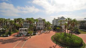 House, 4 Bedrooms | Garden