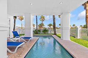 House, 4 Bedrooms | Pool