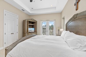 4 bedrooms, iron/ironing board, free WiFi, bed sheets - Kar - Private House Just Steps From Beach Access 4 Bedroom Home by RedAwning (South Padre Island)